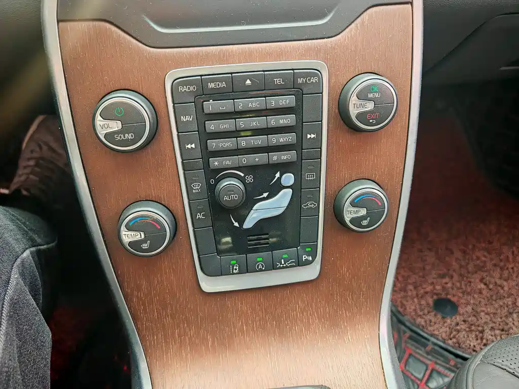 Volvo S80L 2015 — фото 13