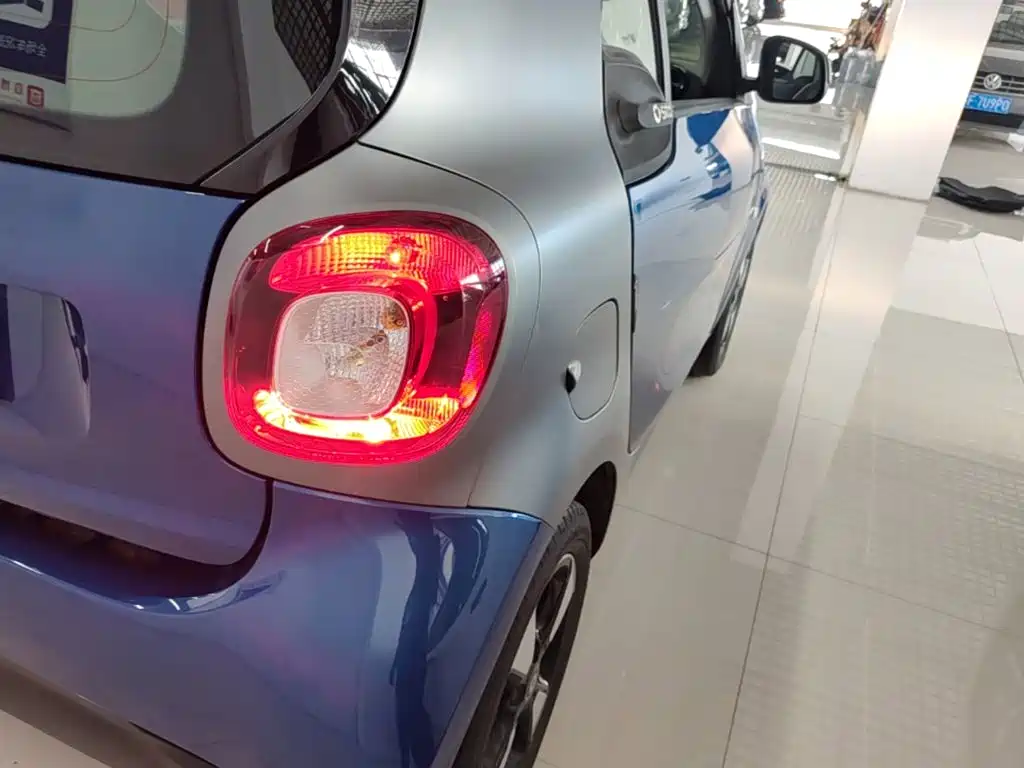 smart fortwo 2018 — фото 8