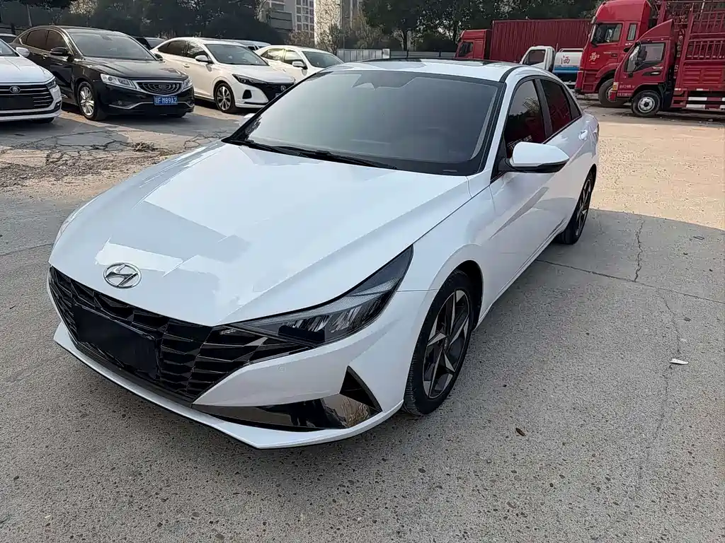 Hyundai Elantra 2023