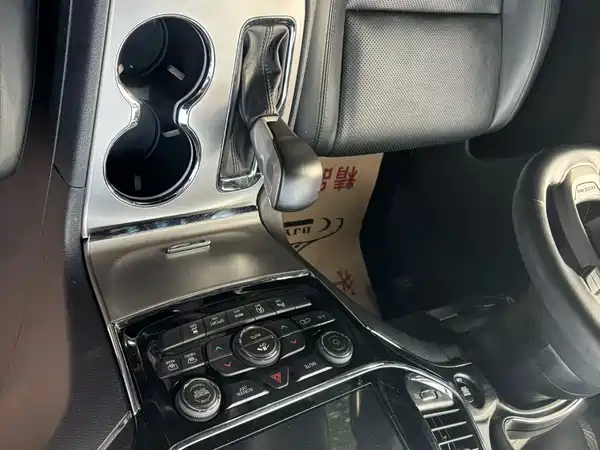 Jeep Grand Cherokee 2021