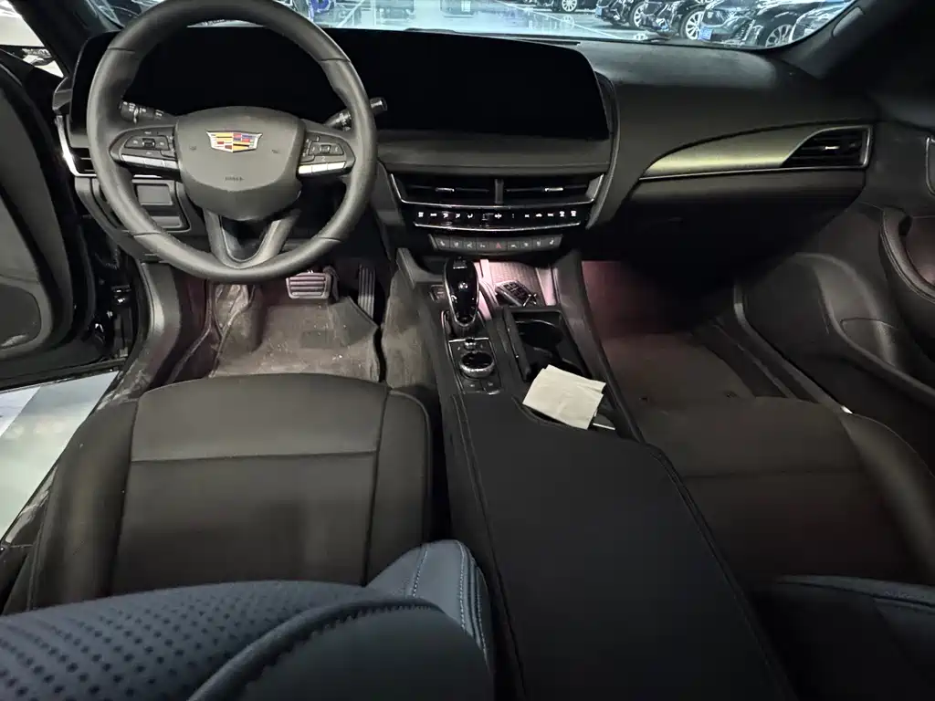 Cadillac CT5 2026 — фото 13