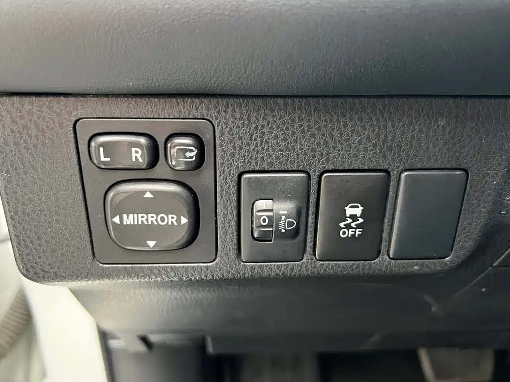 Toyota RAV4 2016 — фото 18
