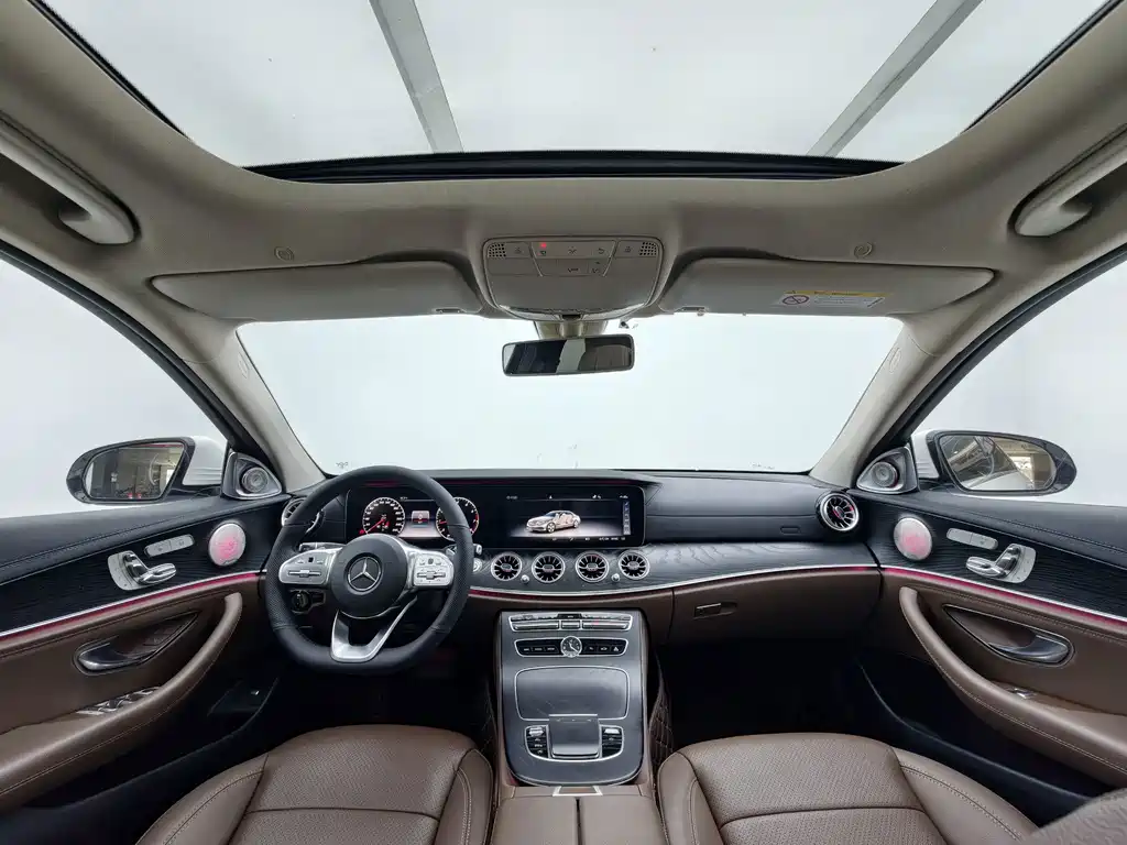 Mercedes-Benz E-Class 2018 — фото 18