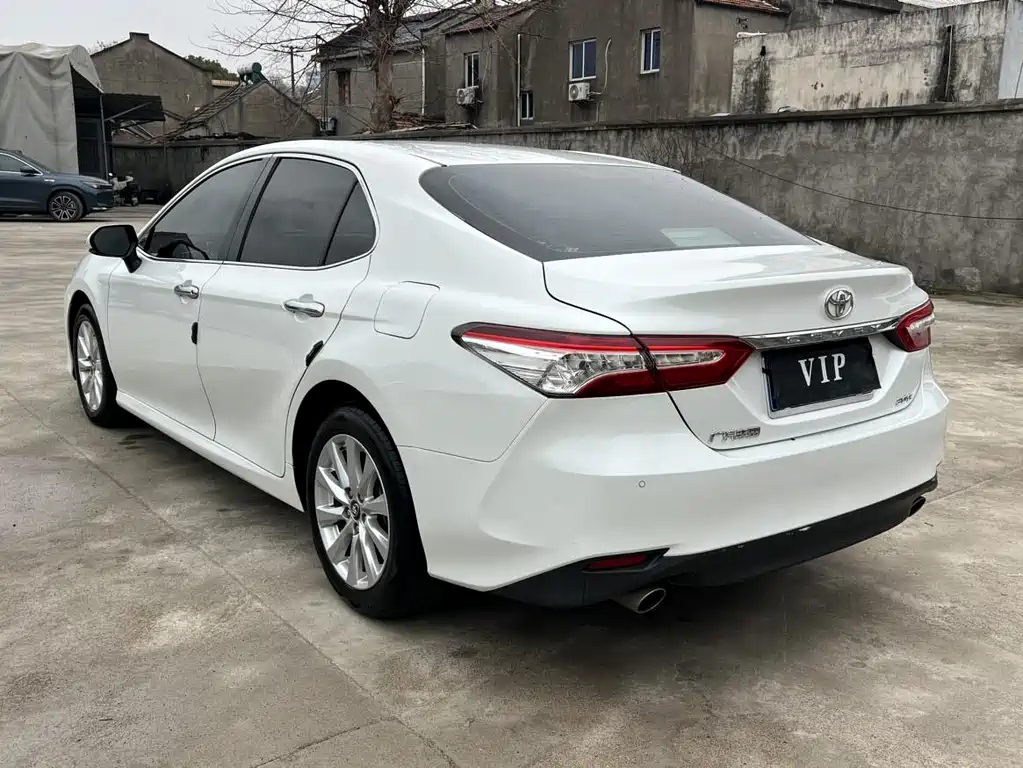 Toyota Camry 2020 — фото 14