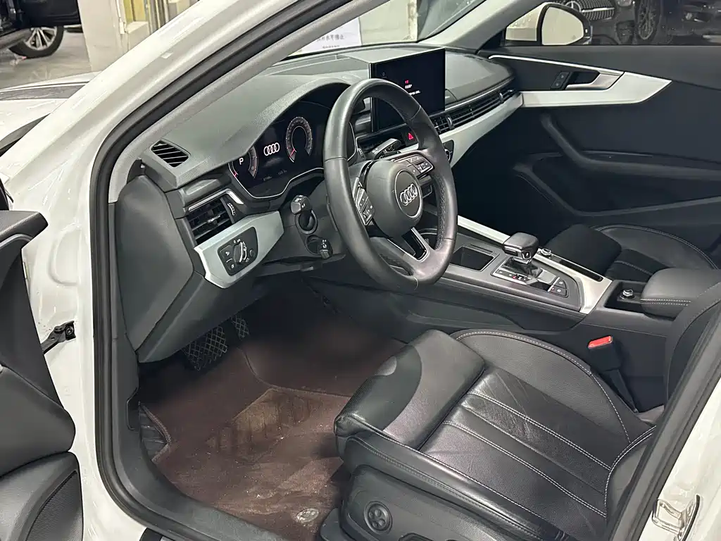 Audi A4L 2023