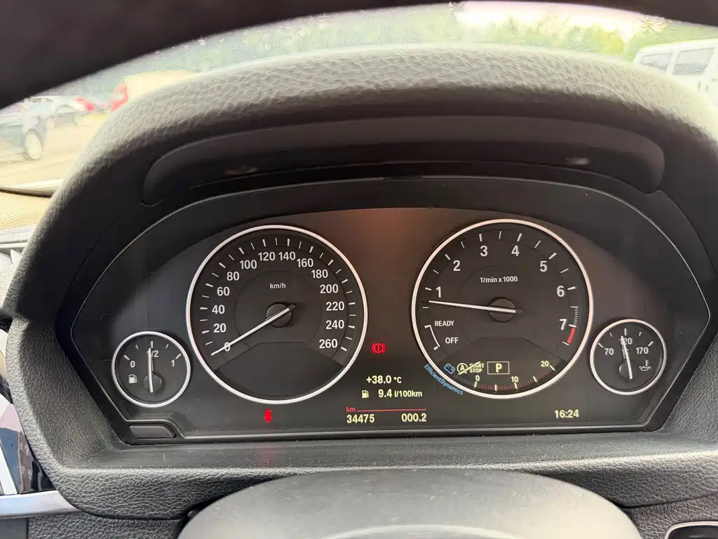 BMW 3 Series 2018 — фото 17