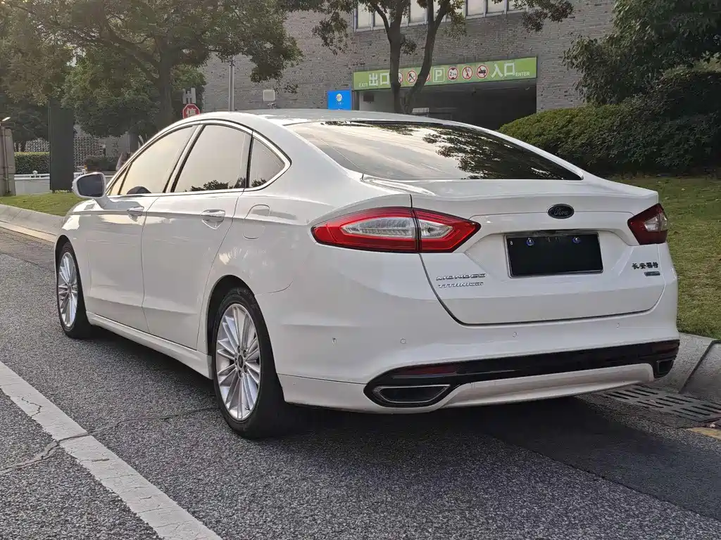Ford Mondeo 2014 — фото 7