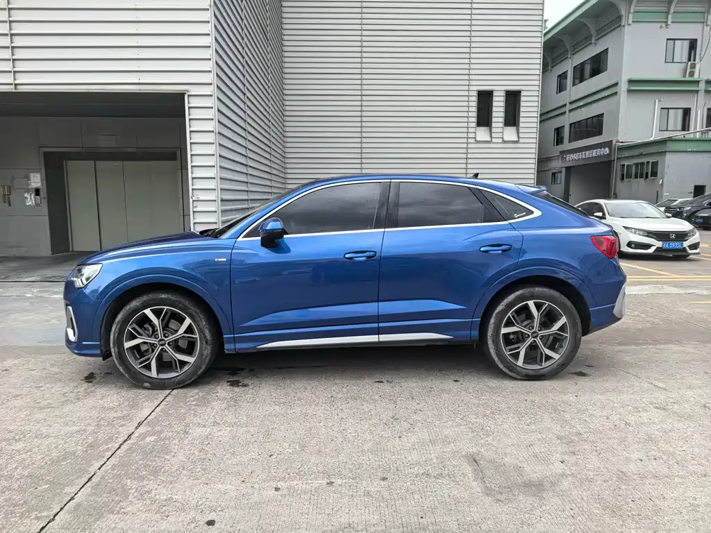 Audi Q3 Sportback 2022 — фото 4