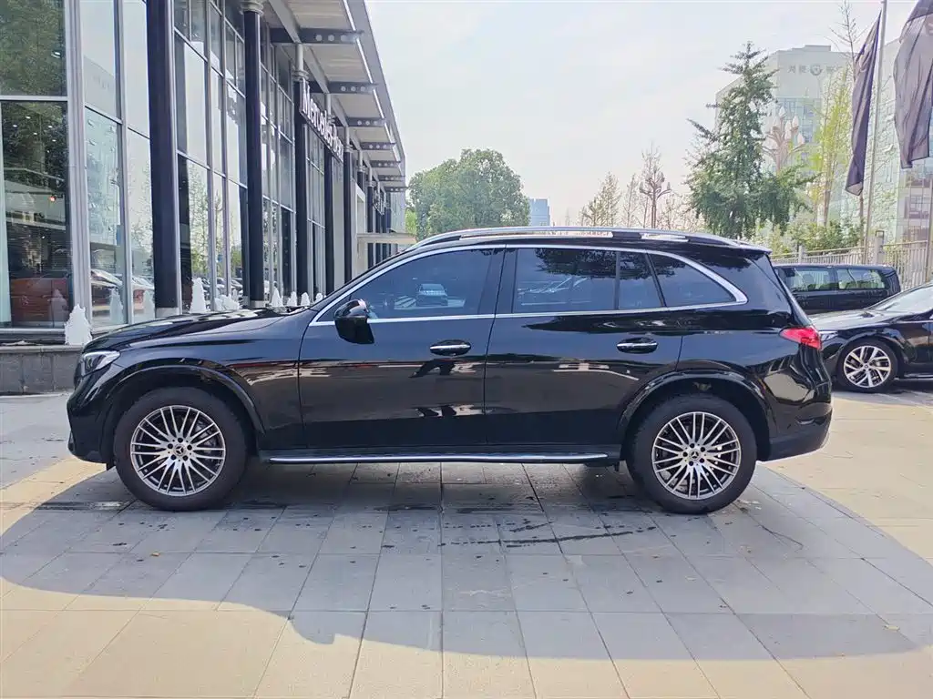 Mercedes-Benz GLC 2025