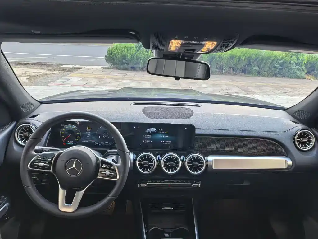Mercedes-Benz EQB 2023 — фото 6