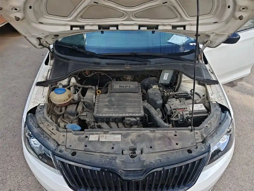 Skoda Rapid Spaceback 2016 — фото 20