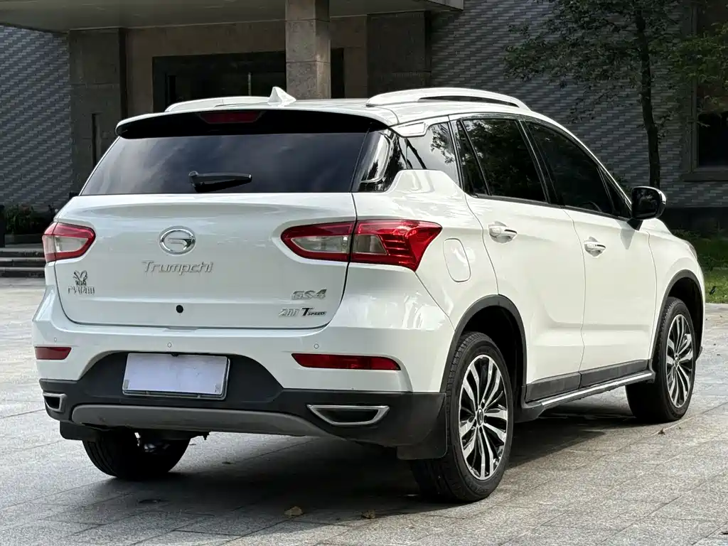 GAC Motor Trumpchi GS4 2015 — фото 11