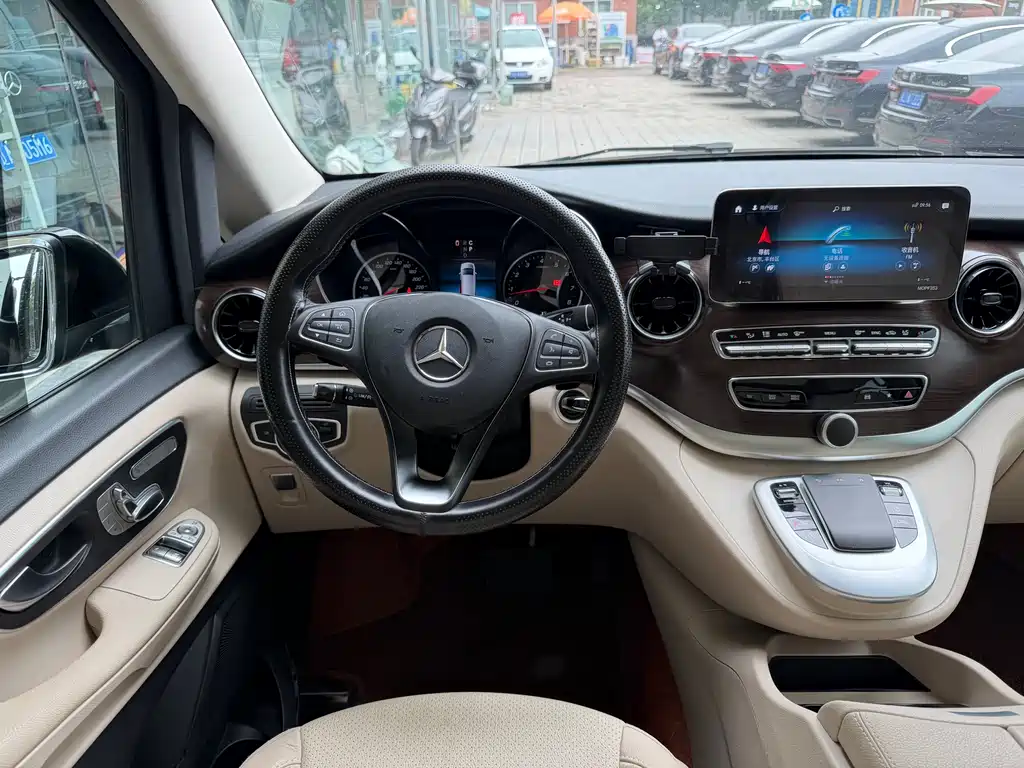 Mercedes-Benz V-Class 2021