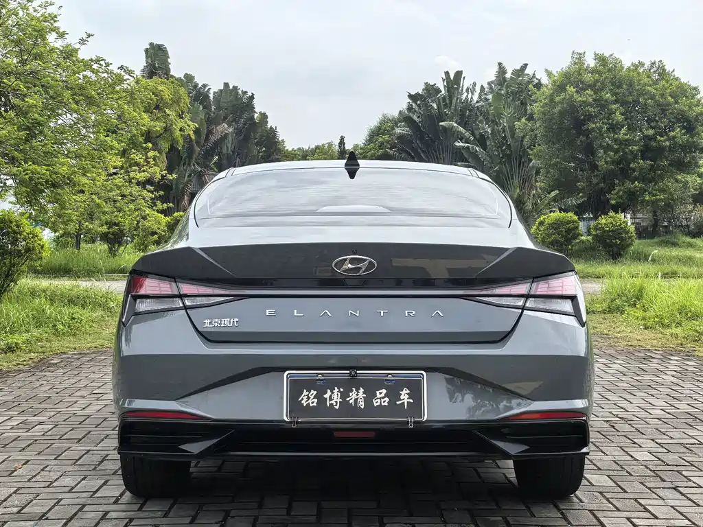 Hyundai Elantra 2021