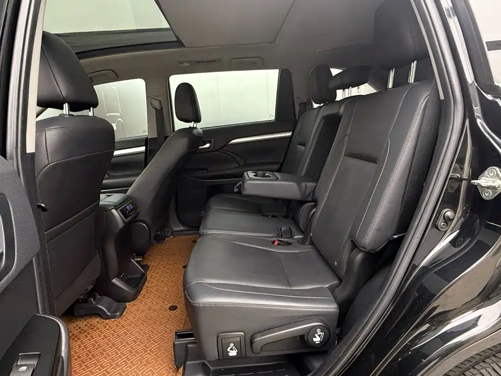 Toyota Highlander 2020 — фото 11