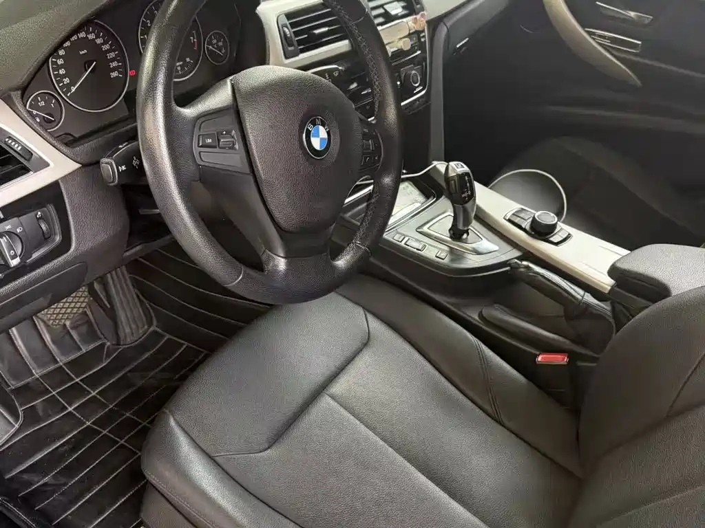 BMW 3 Series 2015 — фото 10
