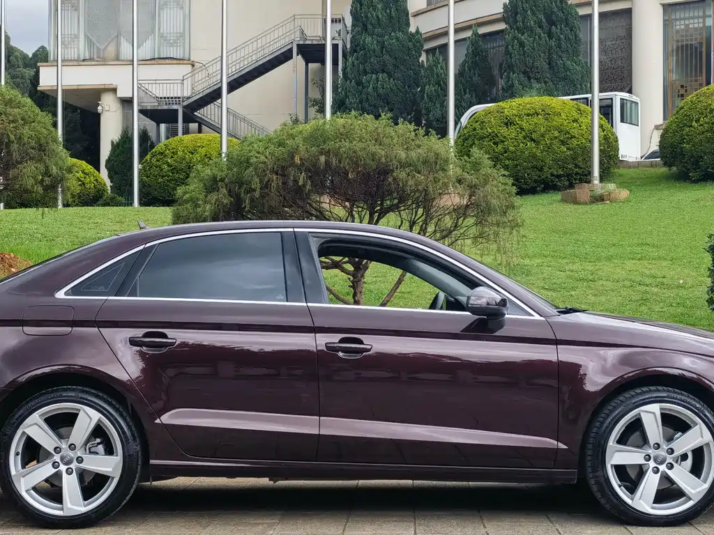 Audi A3 2018 — фото 7