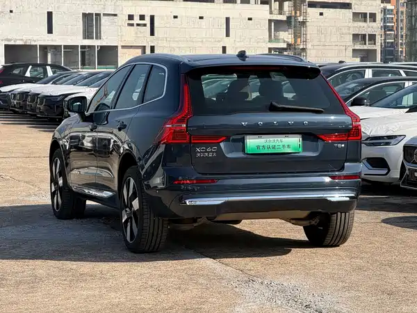Volvo XC60 Plug-In Hybrid 2024