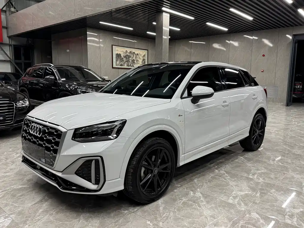 Audi Q2L 2023