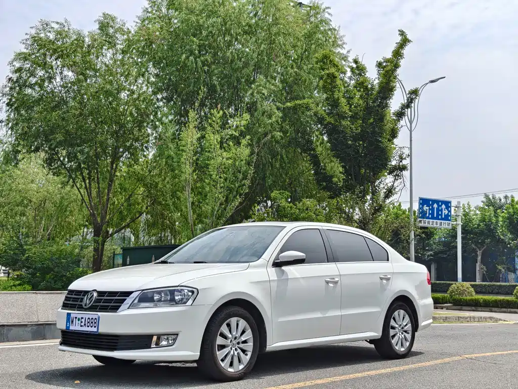 Volkswagen Lavida 2015