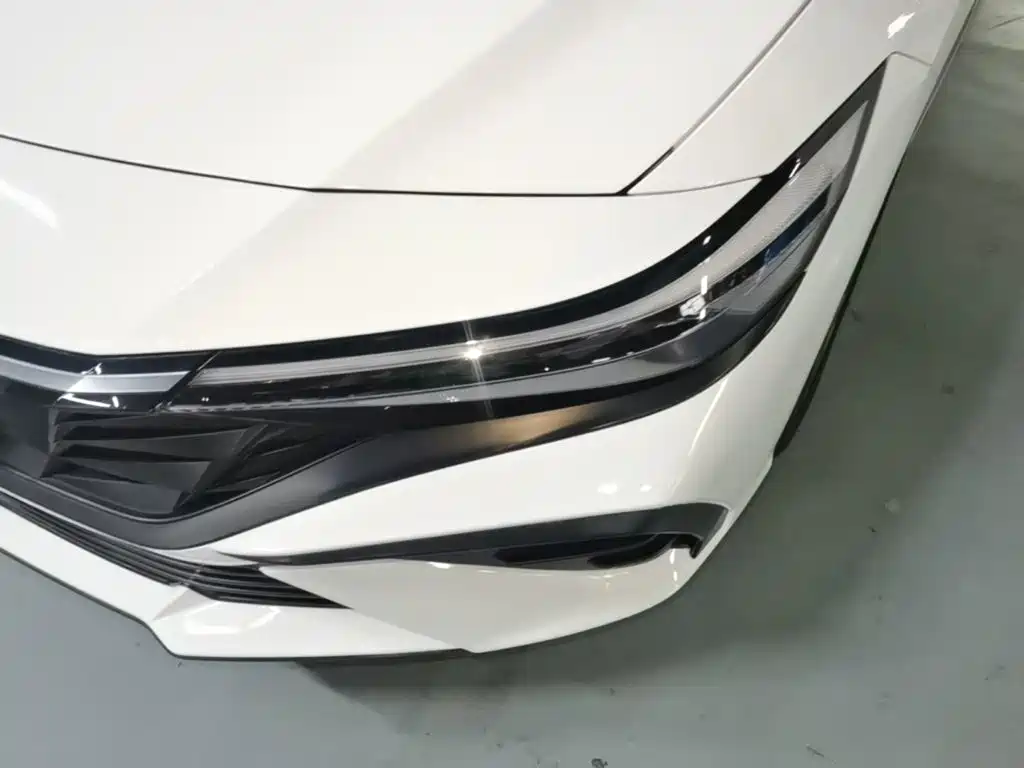 Hyundai Elantra 2024 — фото 24