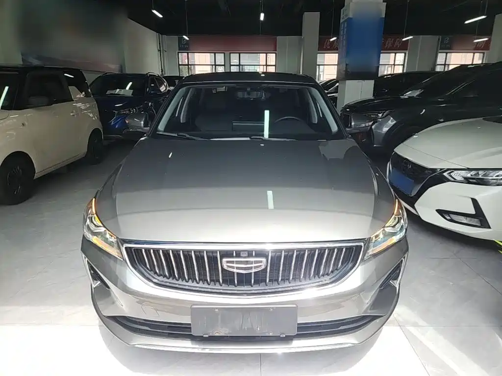 Geely Emgrand 2021