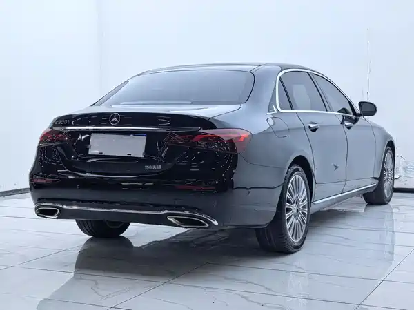Mercedes-Benz E-Class 2022