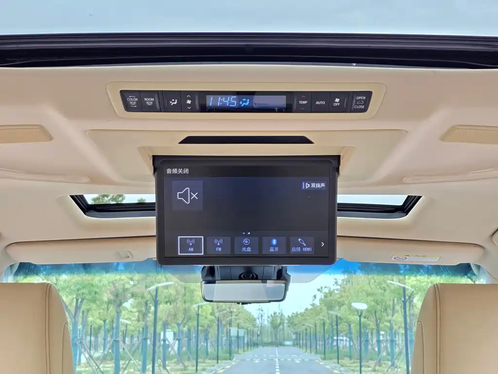 Toyota Alphard 2023 — фото 8