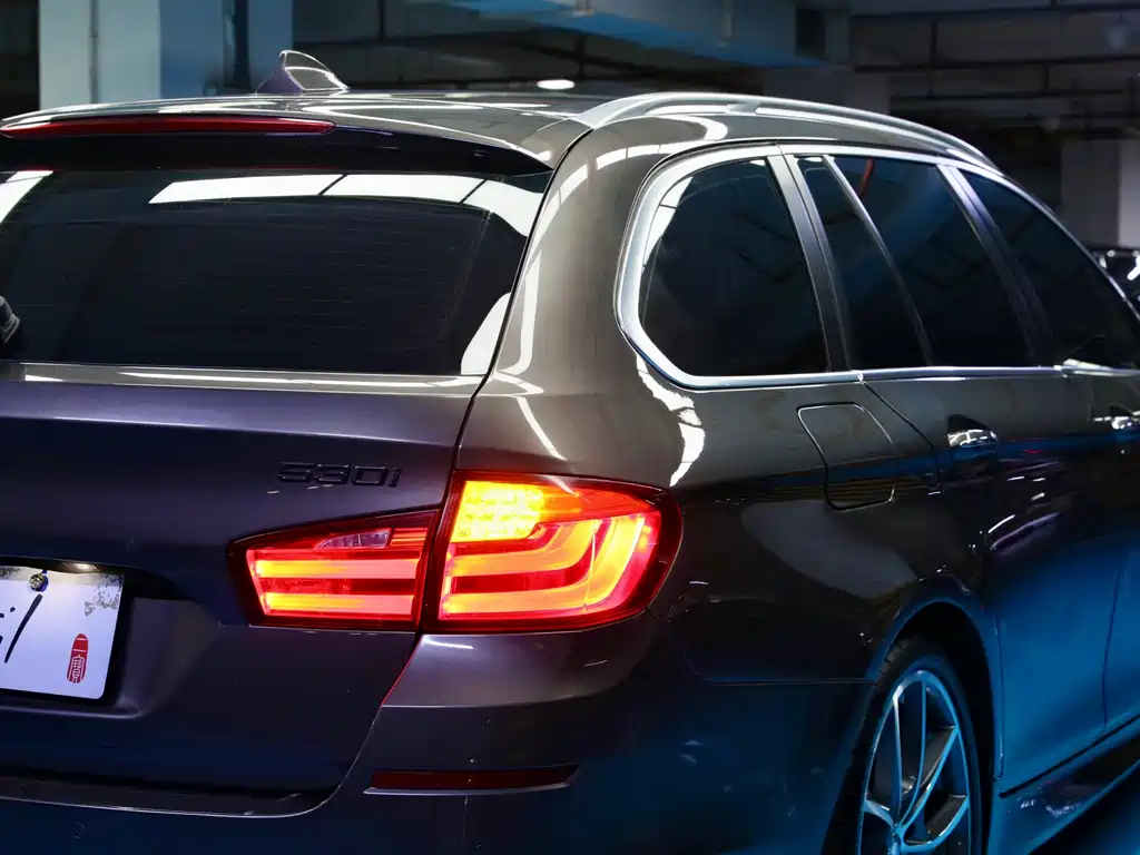 BMW 5 Series 2012 — фото 5