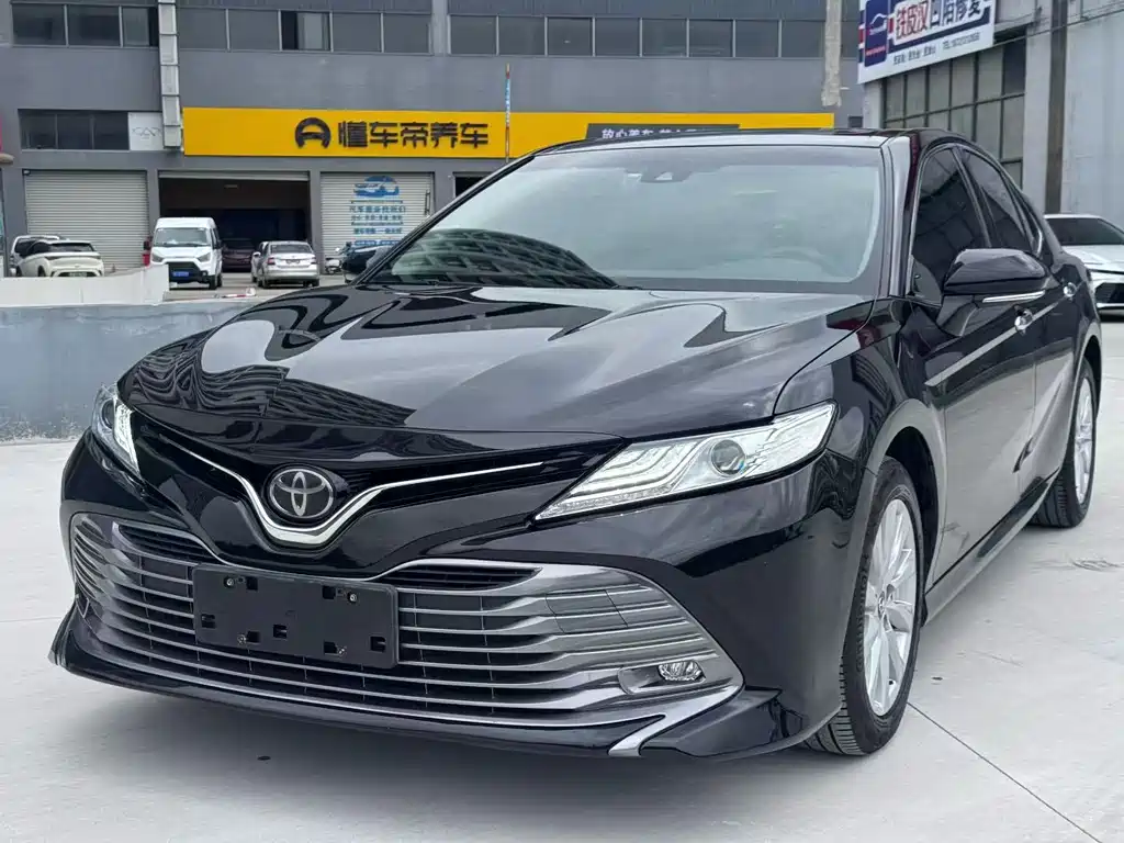 Toyota Camry 2019 — фото 7