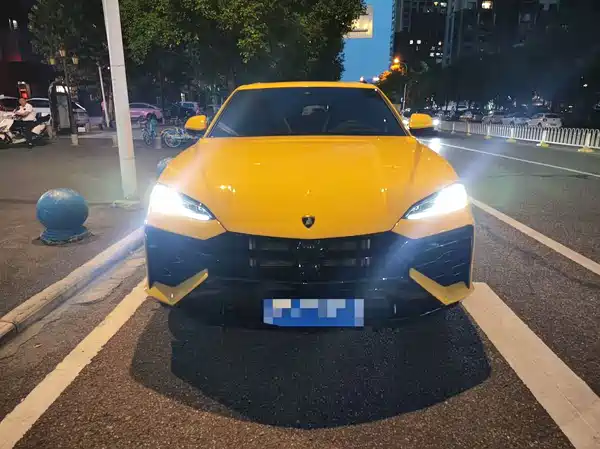 Lamborghini Urus SE 2026