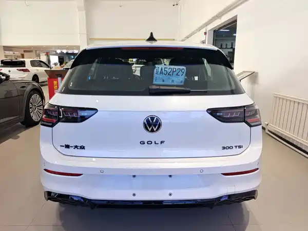 Volkswagen Golf 2024