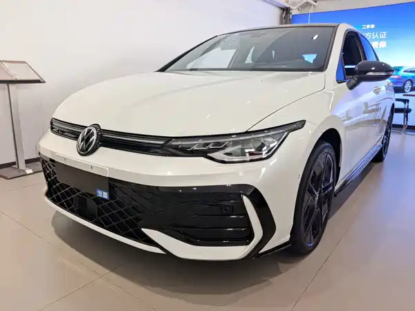 Volkswagen Golf 2024
