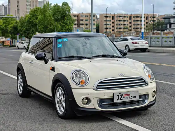MINI 2012