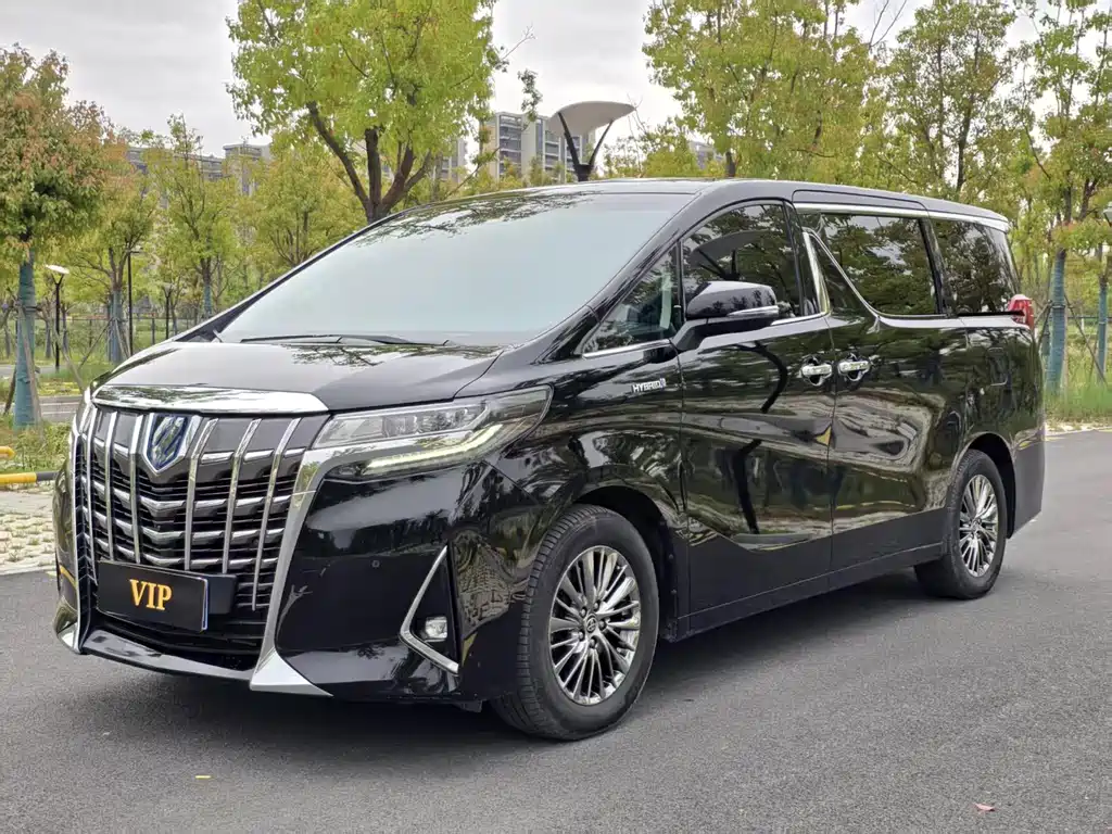 Toyota Alphard 2023 — фото 1