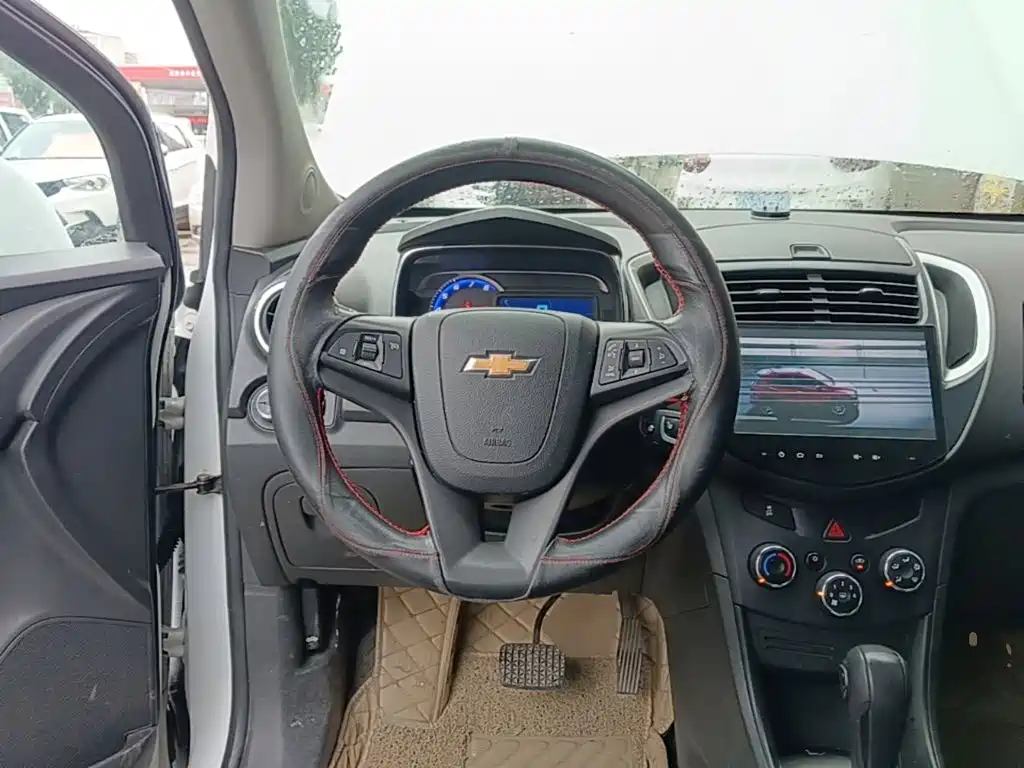 Chevrolet Trax 2016 — фото 11