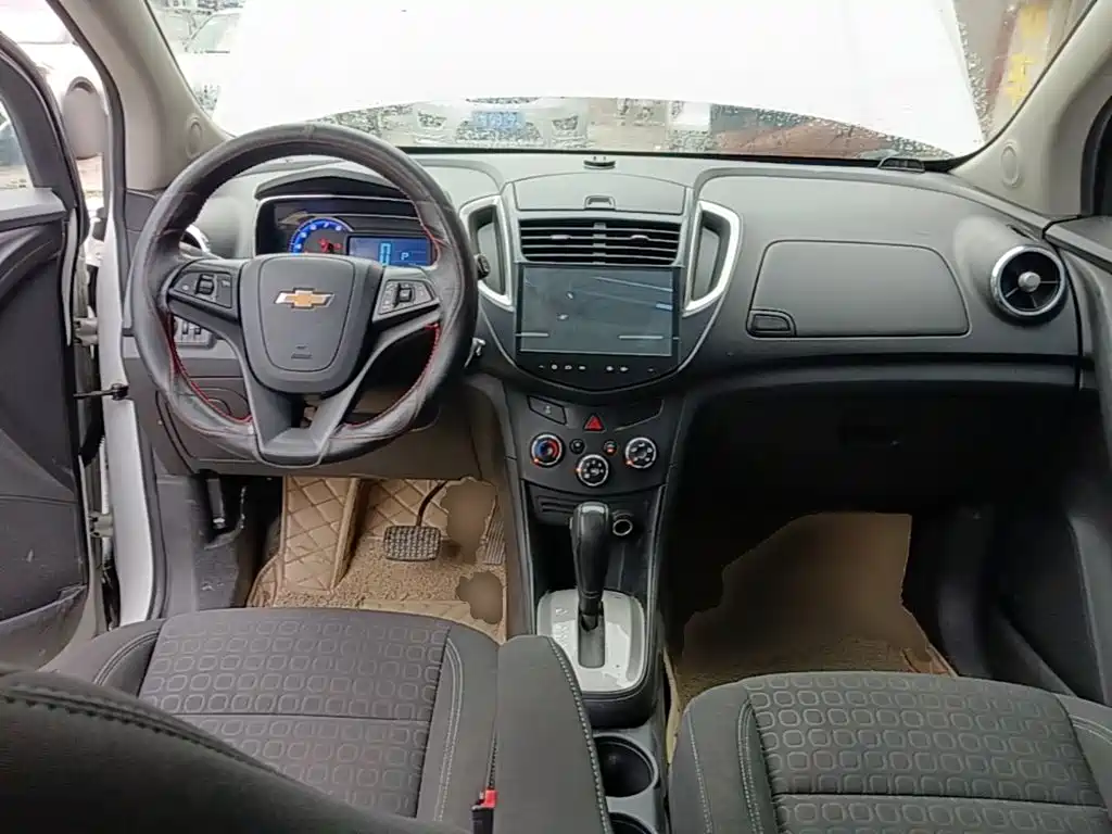 Chevrolet Trax 2016 — фото 10
