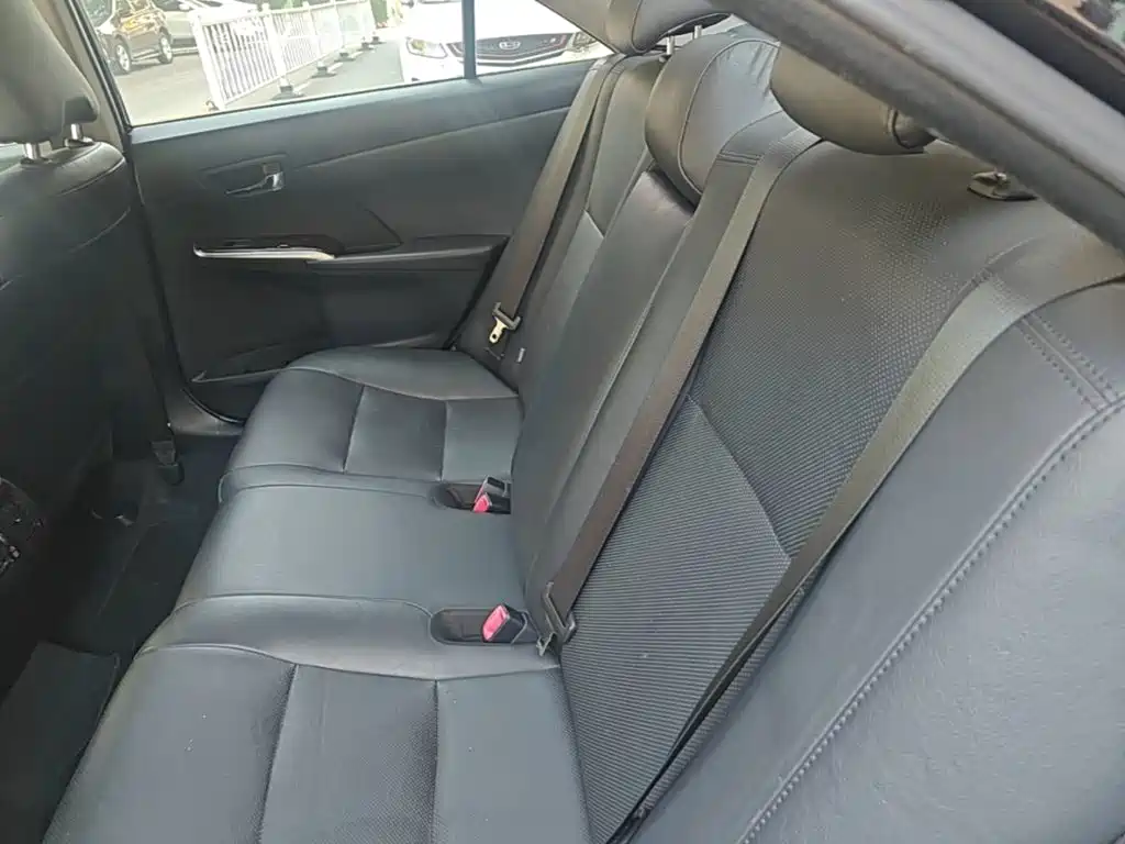 Toyota Camry 2015 — фото 13