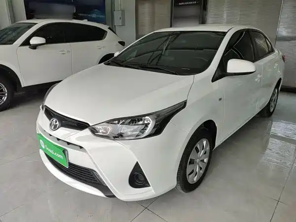 Toyota Yaris L 2021