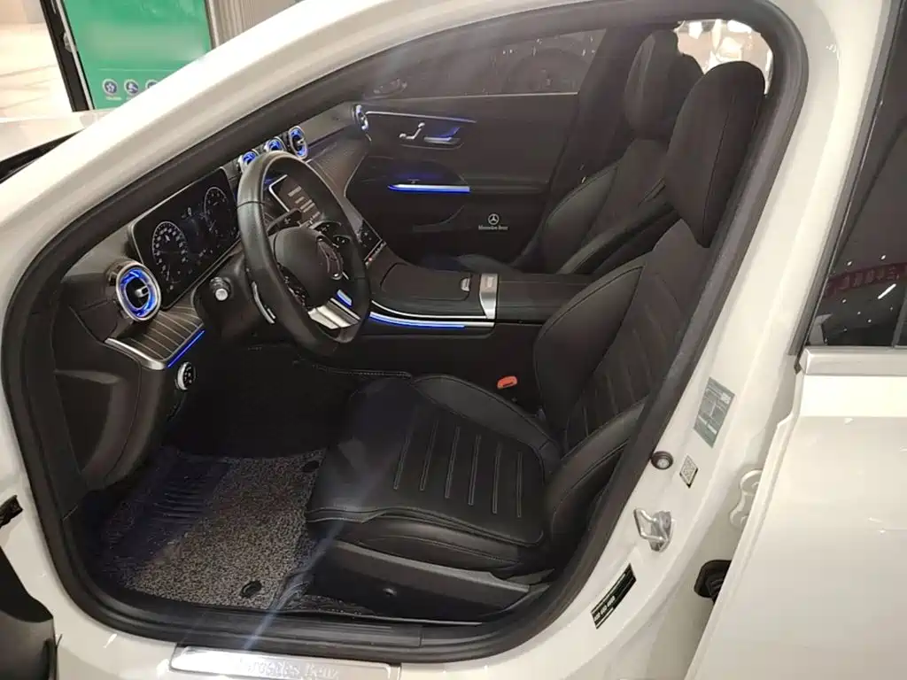 Mercedes-Benz C-Class 2023 — фото 15