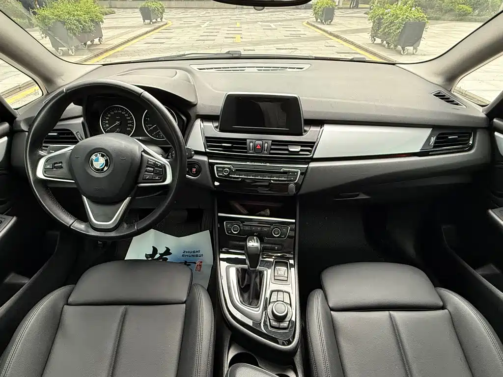 BMW 2 Series Active Tourer 2017 — фото 9