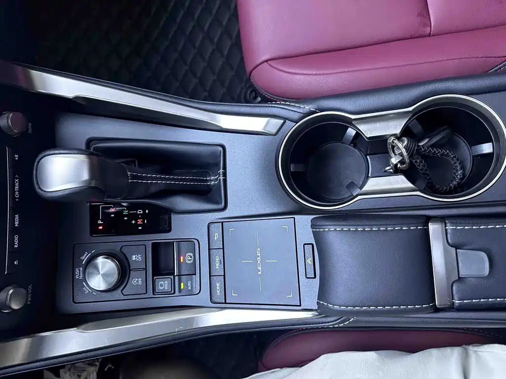 Lexus NX 2021 — фото 12