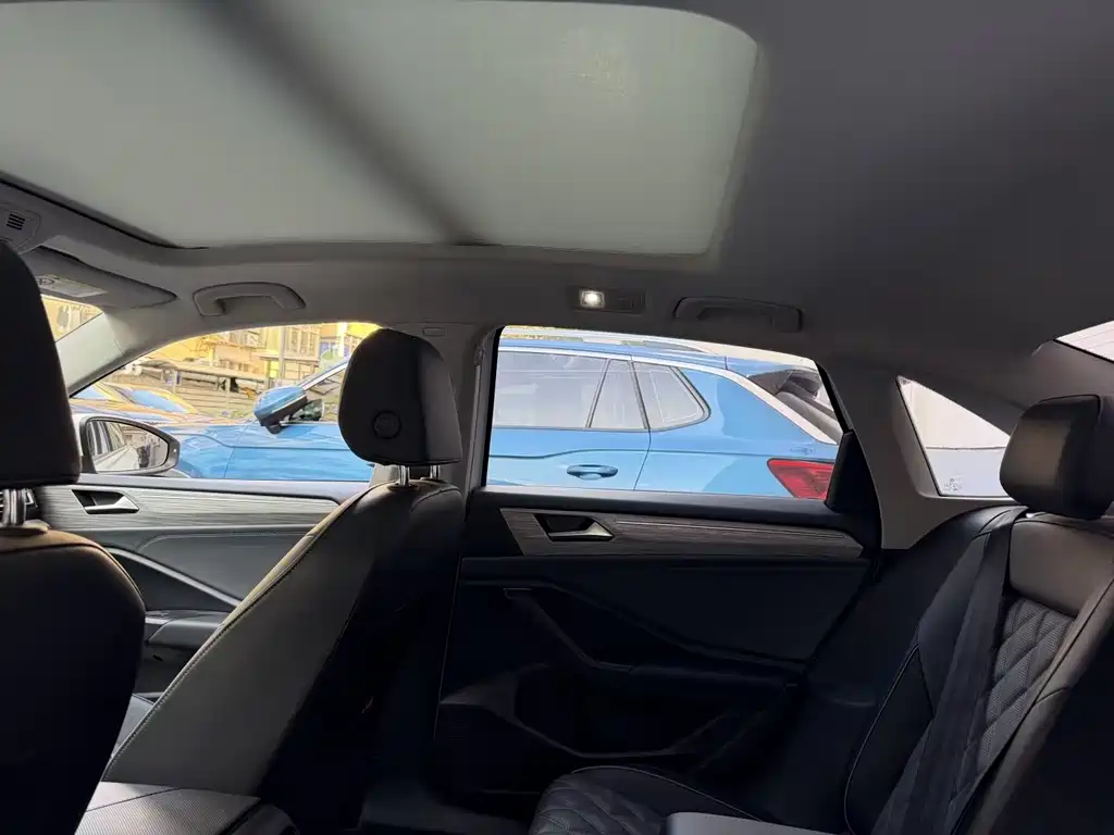 Volkswagen Sagitar 2022