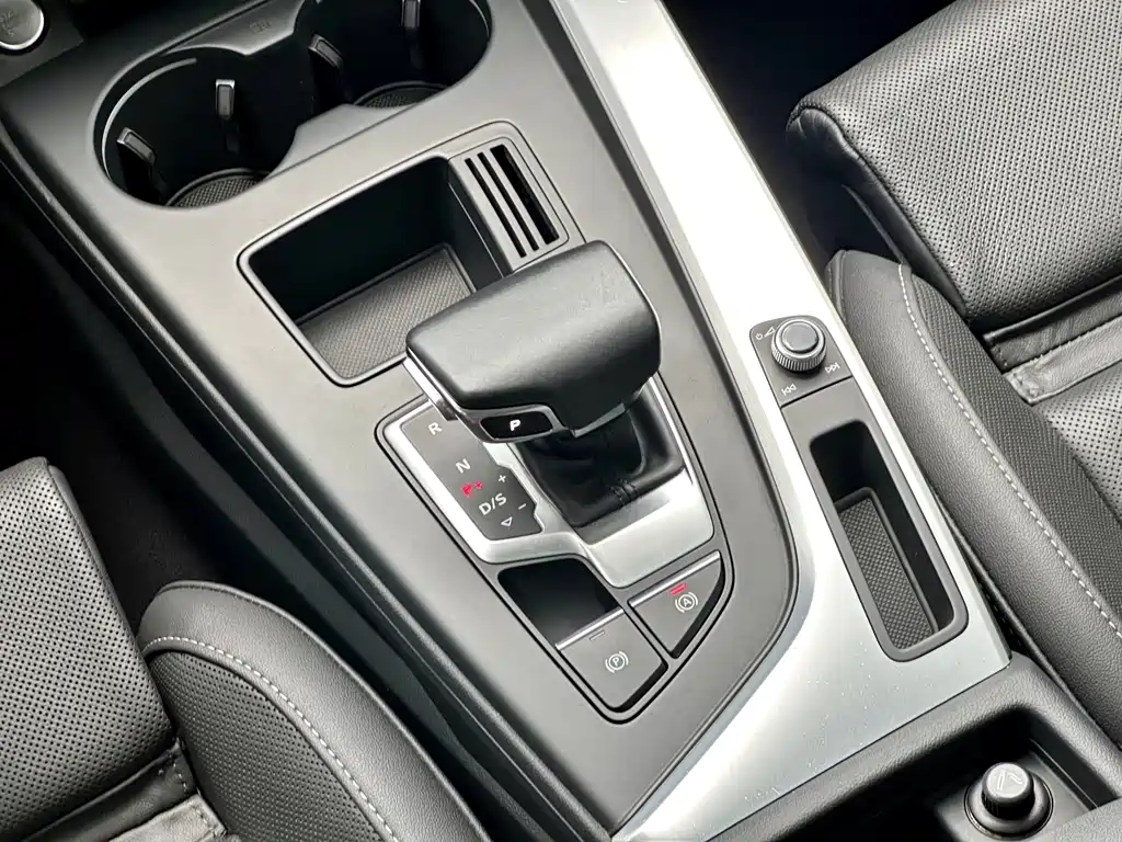 Audi A4L 2021 — фото 16