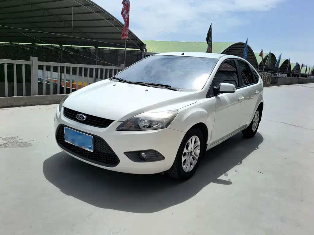Ford Focus 2014 — фото 1