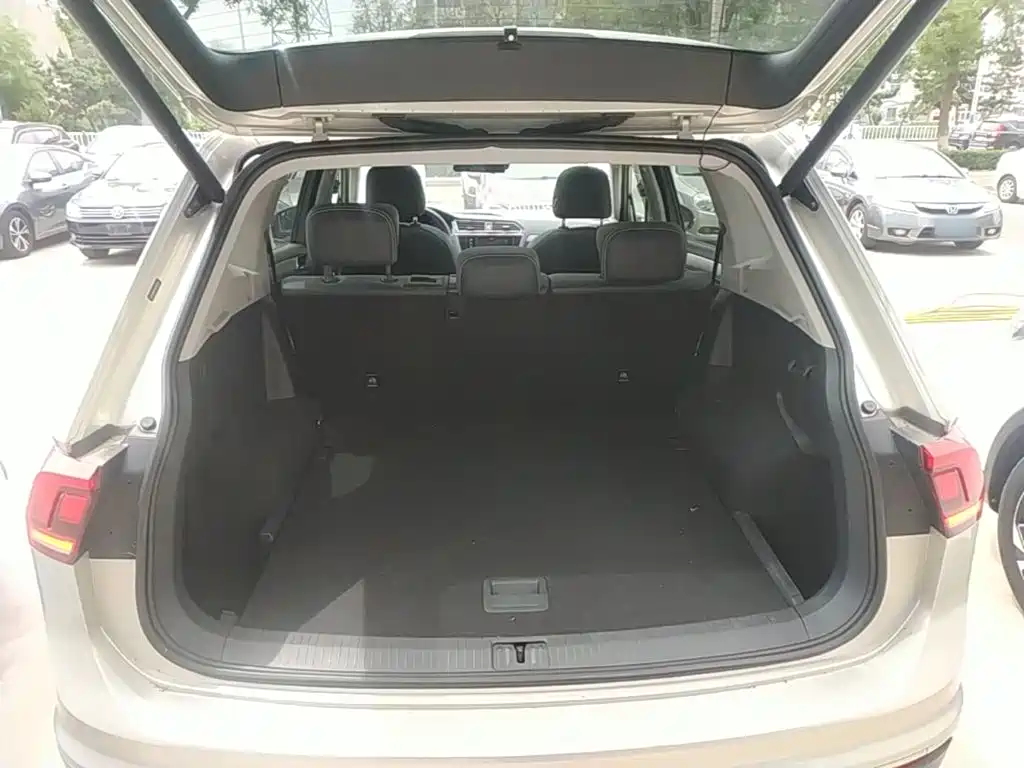 Volkswagen Tiguan L 2020 — фото 19