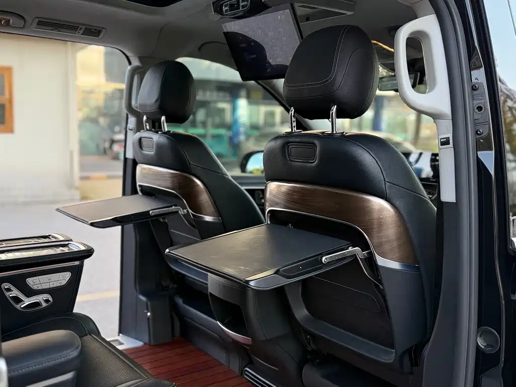 Mercedes-Benz V-Class 2022 — фото 16