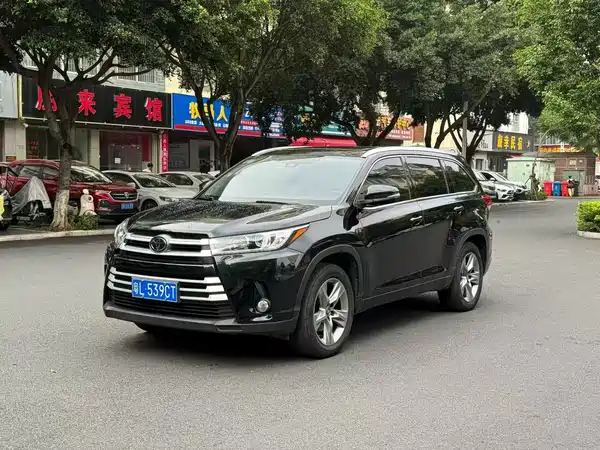 Toyota Highlander 2021