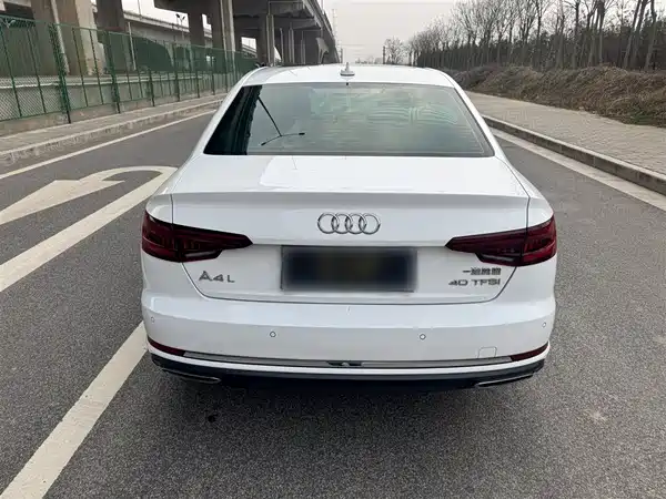 Audi A4L 2019