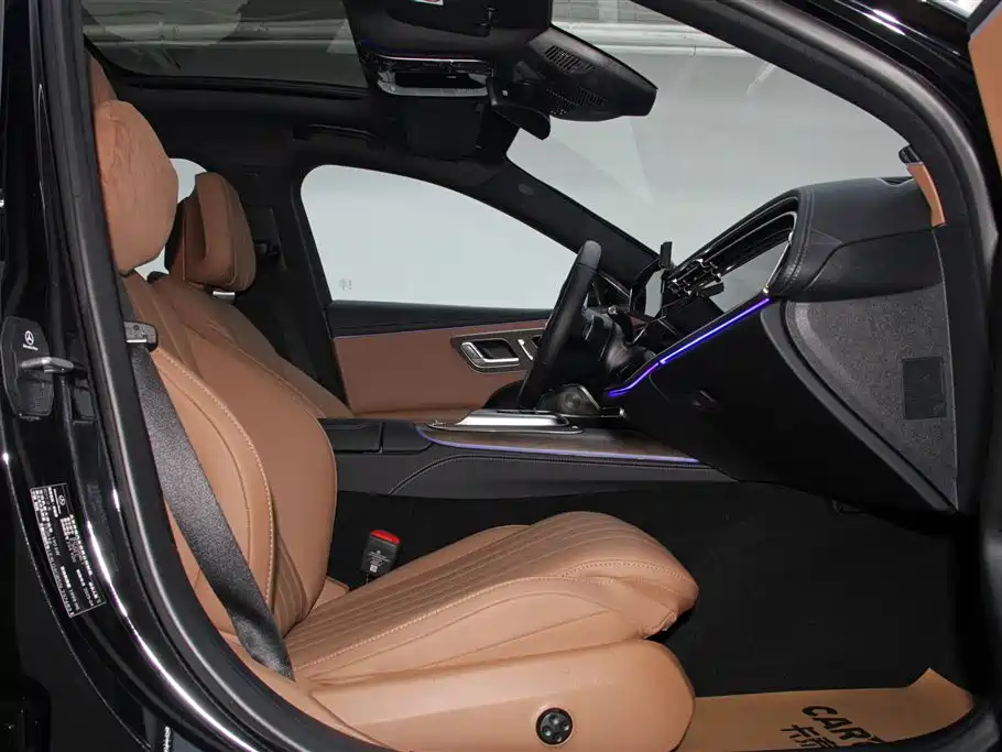 Mercedes-Benz E-Class 2025 — фото 17